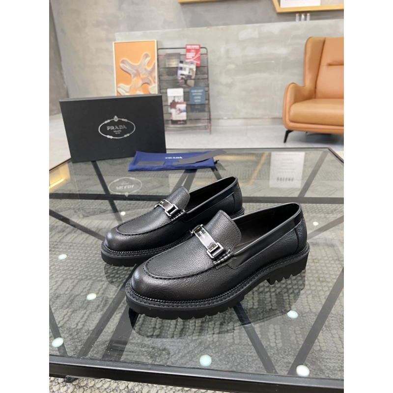 Pra*a leather shoes